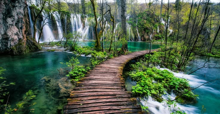 Hike in Plitvice Lakes National Park